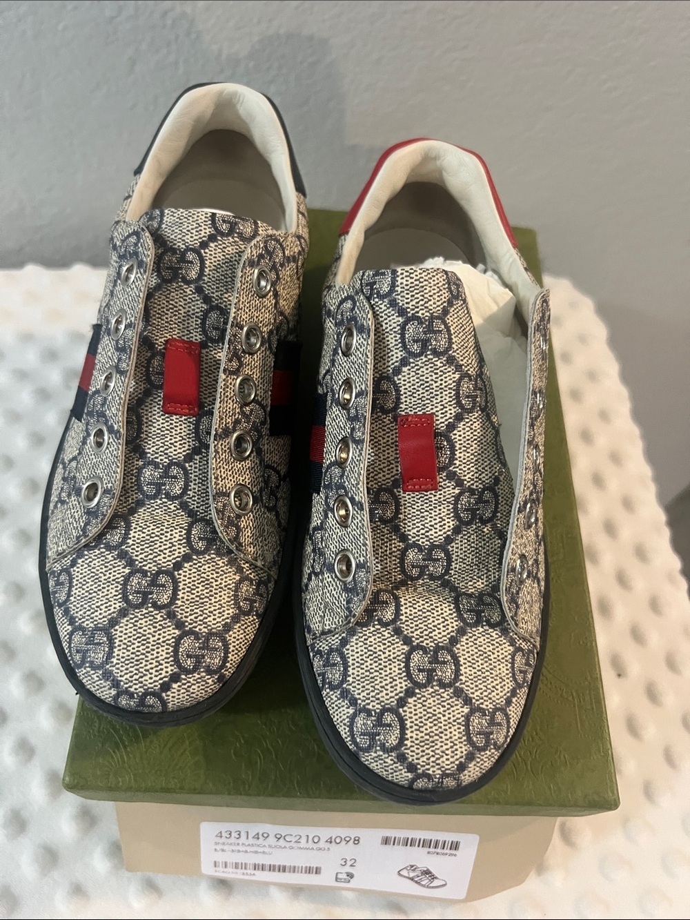 Gucci Kids Logo Slip-On Sneakers in Beige, Navy and Red